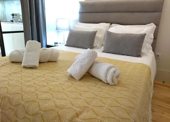 Santa Catarina Patio - With Washer Machine * Porto