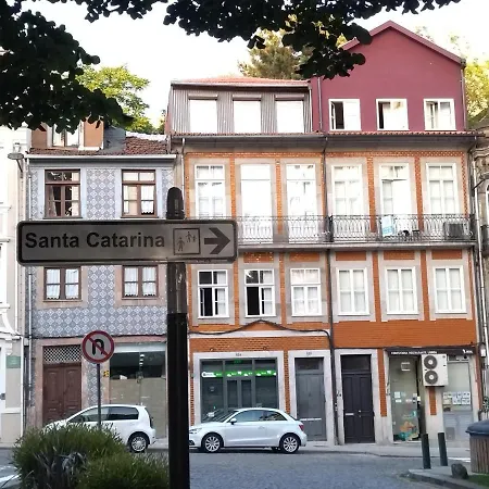 Santa Catarina Patio - With Washer Machine * Porto