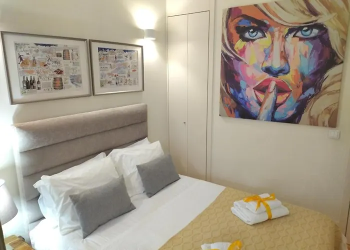 Santa Catarina Patio - With Washer Machine * Πόρτο