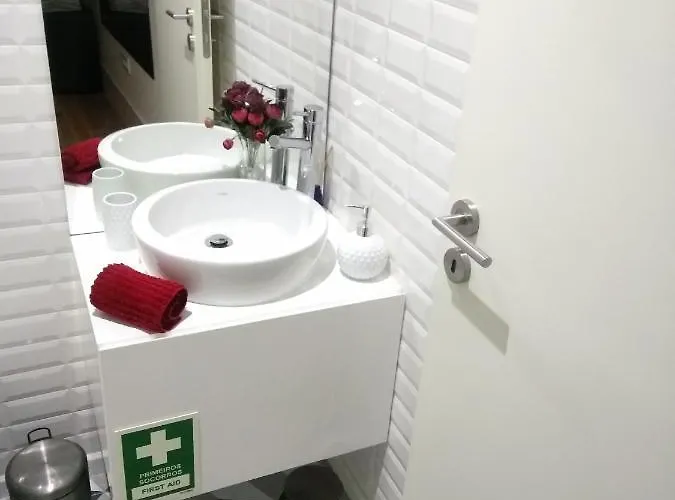 Santa Catarina Patio - With Washer Machine * Πόρτο